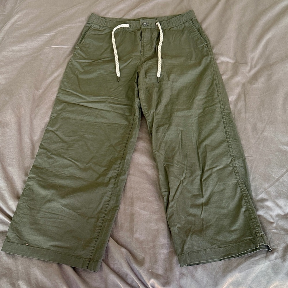 Vuori Ripstop Wide Leg Ankle Pants — New Without Tags/Never Worn
